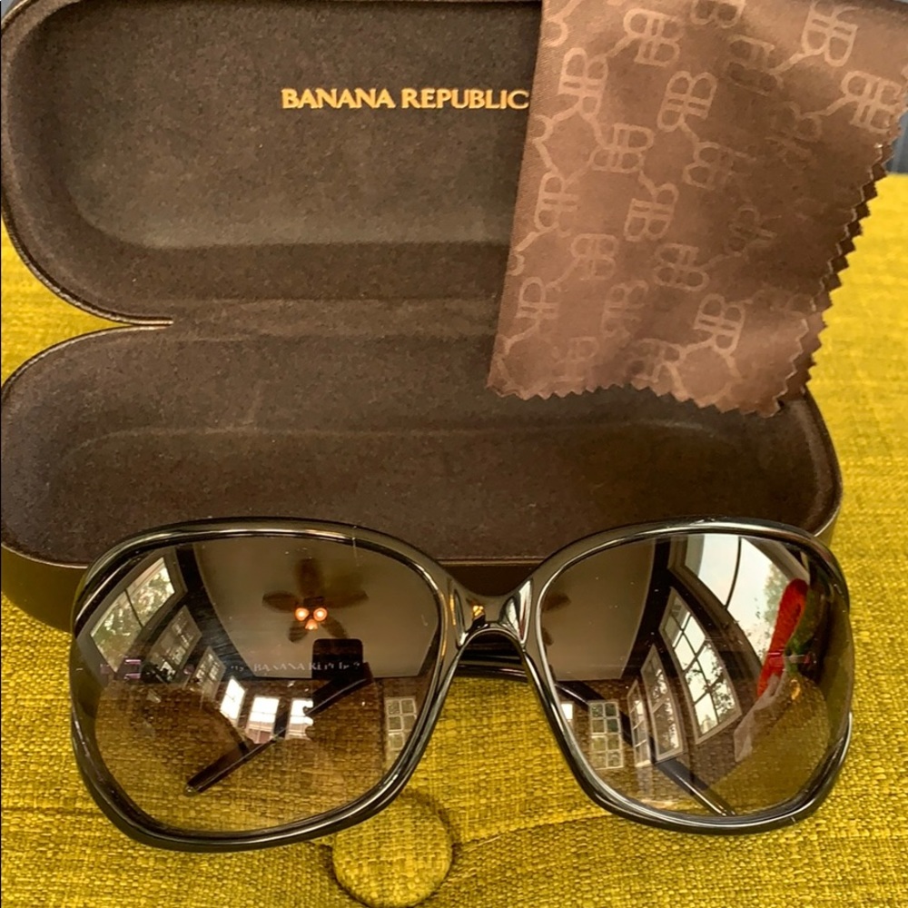 Banana Republic black Lexi sunglasses